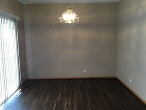 11S524 Rachael Ct in Willowbrook, IL - Building Photo - Building Photo