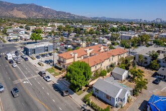 1054 Western Ave in Glendale, CA - Building Photo - Building Photo