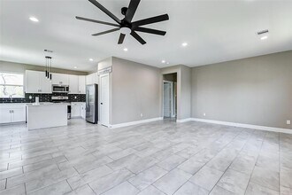 5854 Southville St in Houston, TX - Building Photo - Building Photo