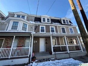 8 S Lehigh St in Tamaqua, PA - Building Photo - Building Photo