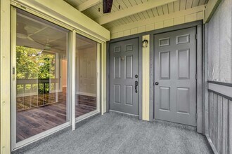 8356 SE Croft Cir in Hobe Sound, FL - Building Photo - Building Photo