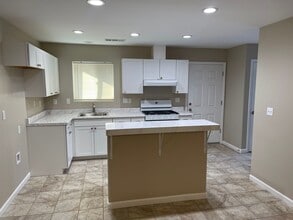 354 S G St in Exeter, CA - Building Photo - Building Photo