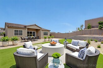 281 Gandara St in Las Vegas, NV - Building Photo - Building Photo