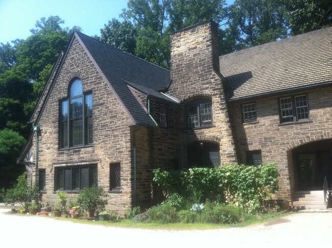 property at 291 Corning Dr