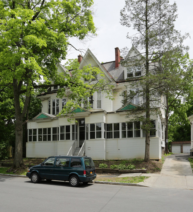 102 S Lake Ave in Albany, NY - Building Photo