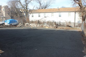 207 N Walnut St in East Orange, NJ - Building Photo - Building Photo