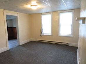 327 W Brady St in Butler, PA - Foto de edificio - Building Photo