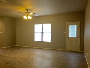 1208 Preston Trails in Wolfforth, TX - Foto de edificio - Building Photo
