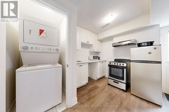1028 Pelican Trail in Pickering, ON - Building Photo - Building Photo