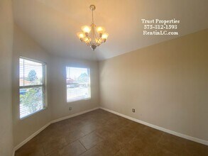 2309 La Paloma Dr in Las Cruces, NM - Foto de edificio - Building Photo