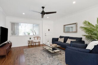 2411 Prospect Ave, Unit 219 in Hermosa Beach, CA - Building Photo - Building Photo