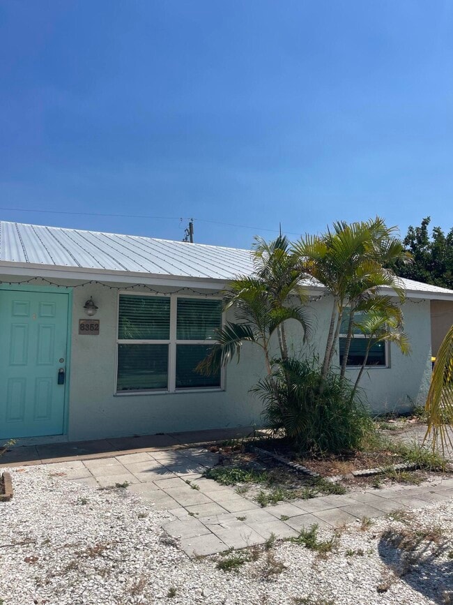 property at 8352 SE Sunset St