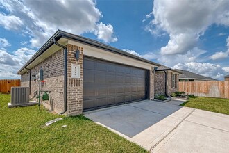 1210 Barzona Graze Dr in Arcola, TX - Foto de edificio - Building Photo