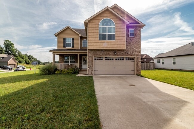 1051 Castlerock Dr in Clarksville, TN - Building Photo - Building Photo