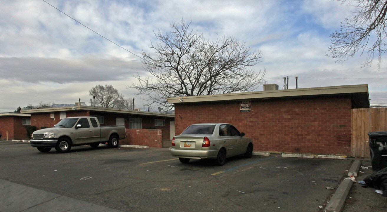 302 Texas Street SE in Albuquerque, NM - Foto de edificio