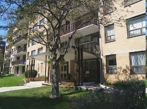 Daleside Court in Toronto, ON - Building Photo - Building Photo