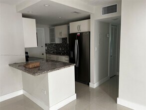7250 SW 94th Pl in Miami, FL - Building Photo - Building Photo