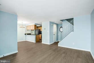 9410 Walburg Way in Gaithersburg, MD - Building Photo - Building Photo