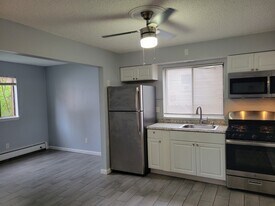 17 68th St, Unit 8 in Guttenberg, NJ - Building Photo
