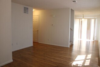 802 Waterglen Dr in Fort Collins, CO - Foto de edificio - Building Photo