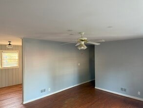 651 Chesnee Hwy in Spartanburg, SC - Foto de edificio - Building Photo