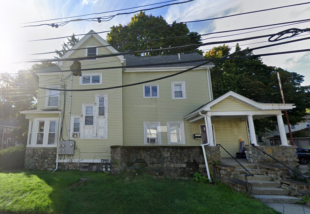 45 South St in Waltham, MA - Building Photo