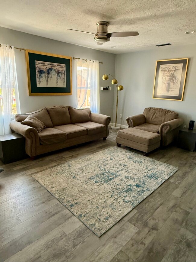 67 W 2nd St, Unit 67 B in Xenia, OH - Building Photo - Building Photo