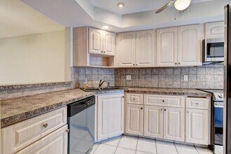 1200 SW 12th Ct in Fort Lauderdale, FL - Foto de edificio - Building Photo