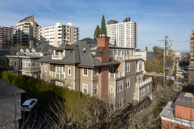 Boardwalk Condominiums in Portland, OR - Building Photo - Building Photo