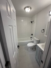 393 Grove St in North Plainfield, NJ - Foto de edificio - Building Photo