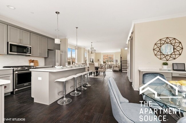 property at 712 Elm St