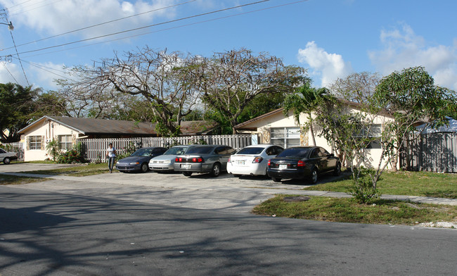 1450-1480 SW 2nd Ave in Dania Beach, FL - Building Photo - Building Photo