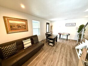 225 S Pine St in San Antonio, TX - Building Photo - Building Photo