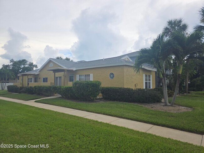 1420 Malibu Cir NE in Palm Bay, FL - Building Photo - Building Photo