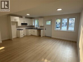 450 Mill St in Windsor, ON - Building Photo - Building Photo