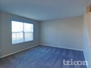 6953 W Briar Park View in New Palestine, IN - Building Photo - Building Photo