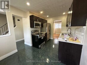 81 Hansen Rd N in Brampton, ON - Building Photo - Building Photo