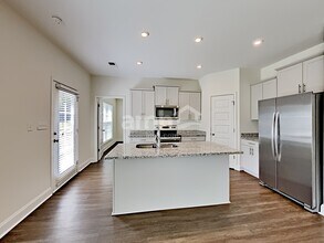 5034 Mountain Springs Rd in Nashville, TN - Building Photo - Building Photo