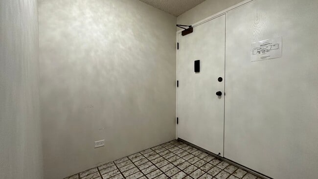 222 S Vineyard St in Honolulu, HI - Building Photo - Building Photo