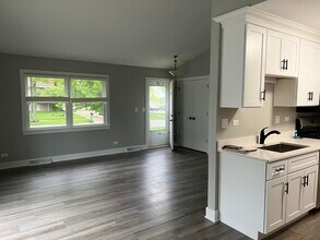 139 Spuhler Dr in Batavia, IL - Building Photo - Building Photo
