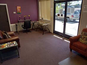 4790 Dewey Dr in Fair Oaks, CA - Foto de edificio - Building Photo