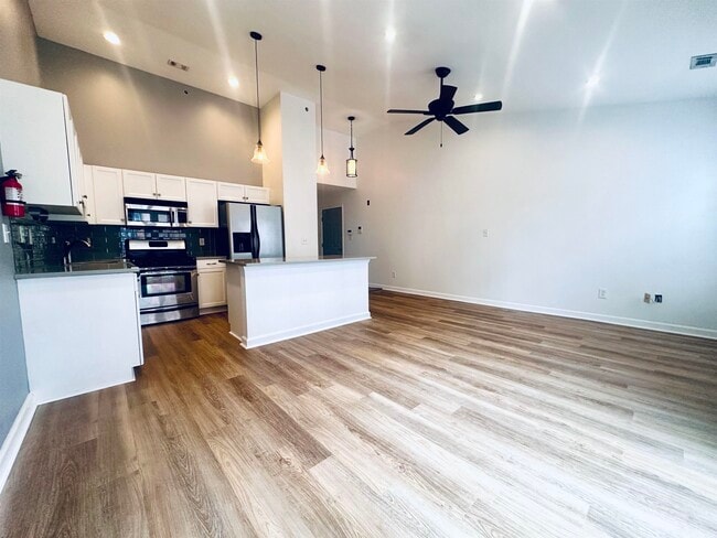 5 Soho Dr in Jersey City, NJ - Building Photo - Building Photo