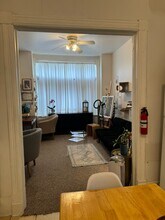 2354 S Albany Ave, Unit 3 F in Chicago, IL - Foto de edificio - Building Photo