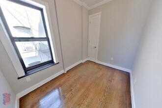 314 E 106th St in New York, NY - Building Photo - Building Photo
