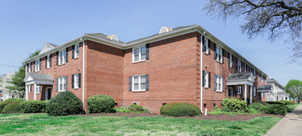 Apartments of Merrimac in Hampton, VA - Foto de edificio - Building Photo