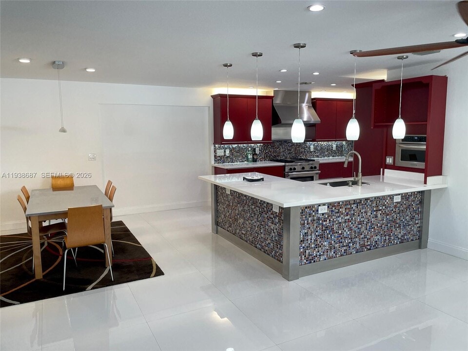 214 NE 108th St in Miami, FL - Building Photo