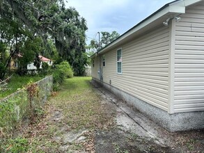 1718 Bartow St in Brunswick, GA - Building Photo - Building Photo