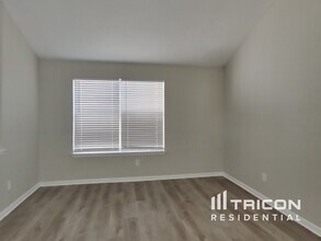 8610 Orchard Ridge Ln in Humble, TX - Foto de edificio - Building Photo