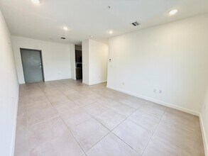 1295 W 69th St in Hialeah, FL - Building Photo - Building Photo