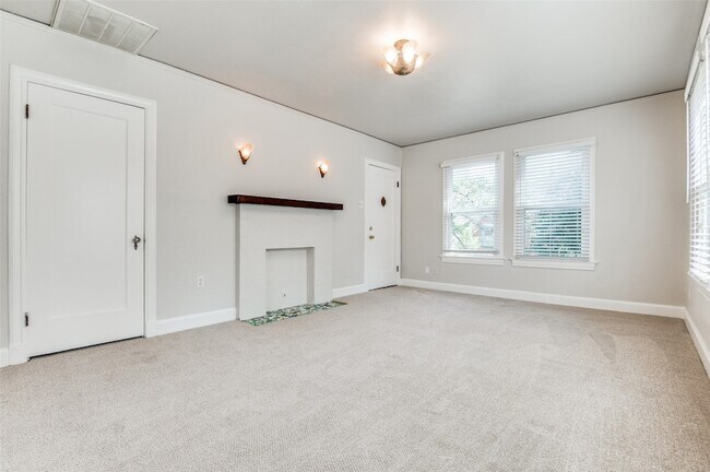 1324 Kings Hwy in Dallas, TX - Building Photo - Building Photo
